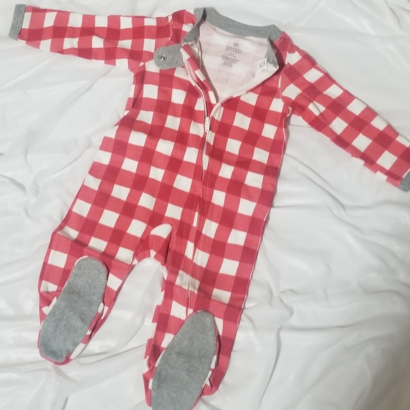 Honest Company Infant Pajamas - Picture 2 of 8